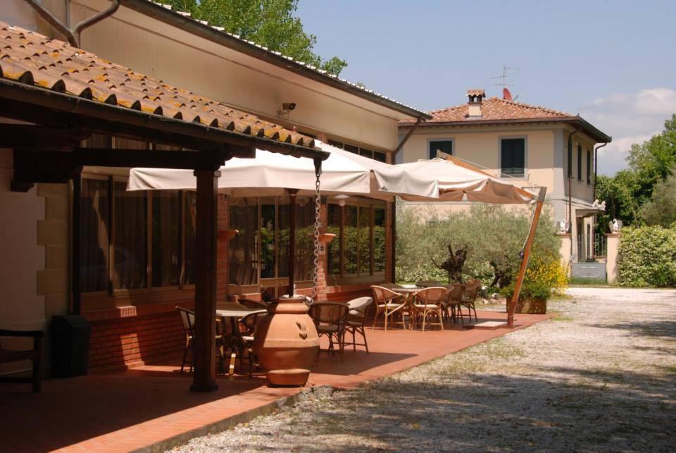 Hotel Giuly توري ديل لاغو بوتشيني المظهر الخارجي الصورة